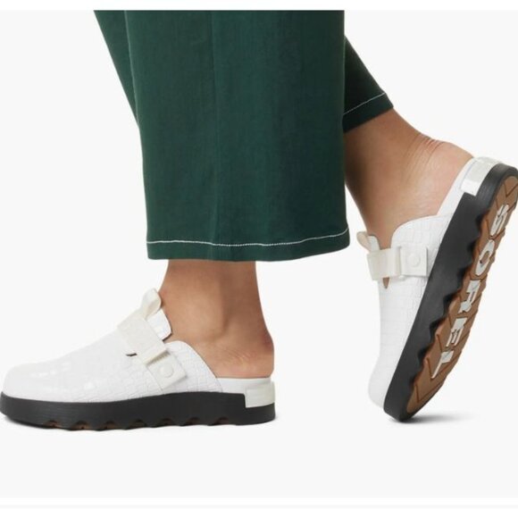 SOREL ~ WOMENS 9 ~ WHITE VIIBE SLIP ON CLOG MULE - Picture 2 of 9